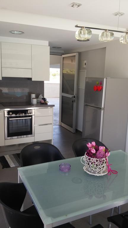 Palms Resort Apartments Alethriko Quarto foto